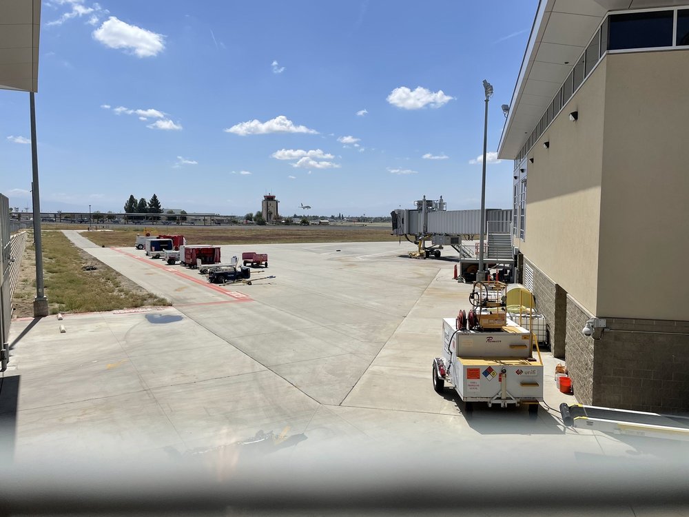 MEADOWS FIELD AIRPORT BFL 130 Photos & 81 Reviews 3701 Wings Way