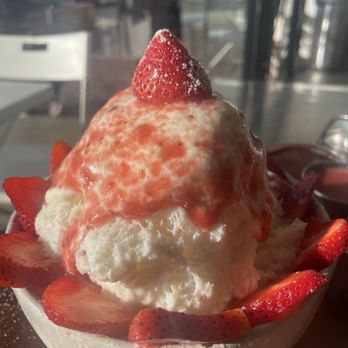 Nostimo Cafe & Tea - Strawberry yogurt bingsu - Coffee & Tea Near Me - Westminster, California