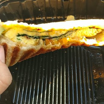 Le Peep - Pesto spinach breakfast sandwich - Breakfast & Brunch Near Me - Edison, New Jersey