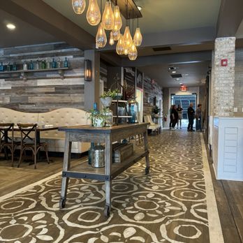 Tavern & Table - Interior - New American Near Me - Mt. Pleasant, South Carolina