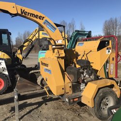 Dakota Diggers - 9" wood chipper for rent