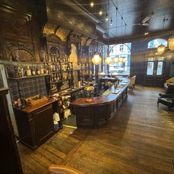 The Elgin - Back bar area