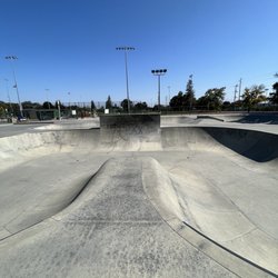 Sunnyvale Skate Park - Big bowl with roll in.