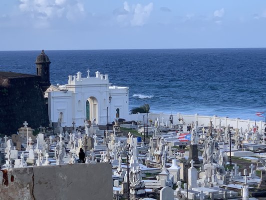 Cementerio Santa María Magdalena de Pazzis by null
