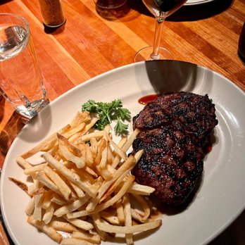 Houston's Restaurant - Steakhouses Near Me - Pasadena, California