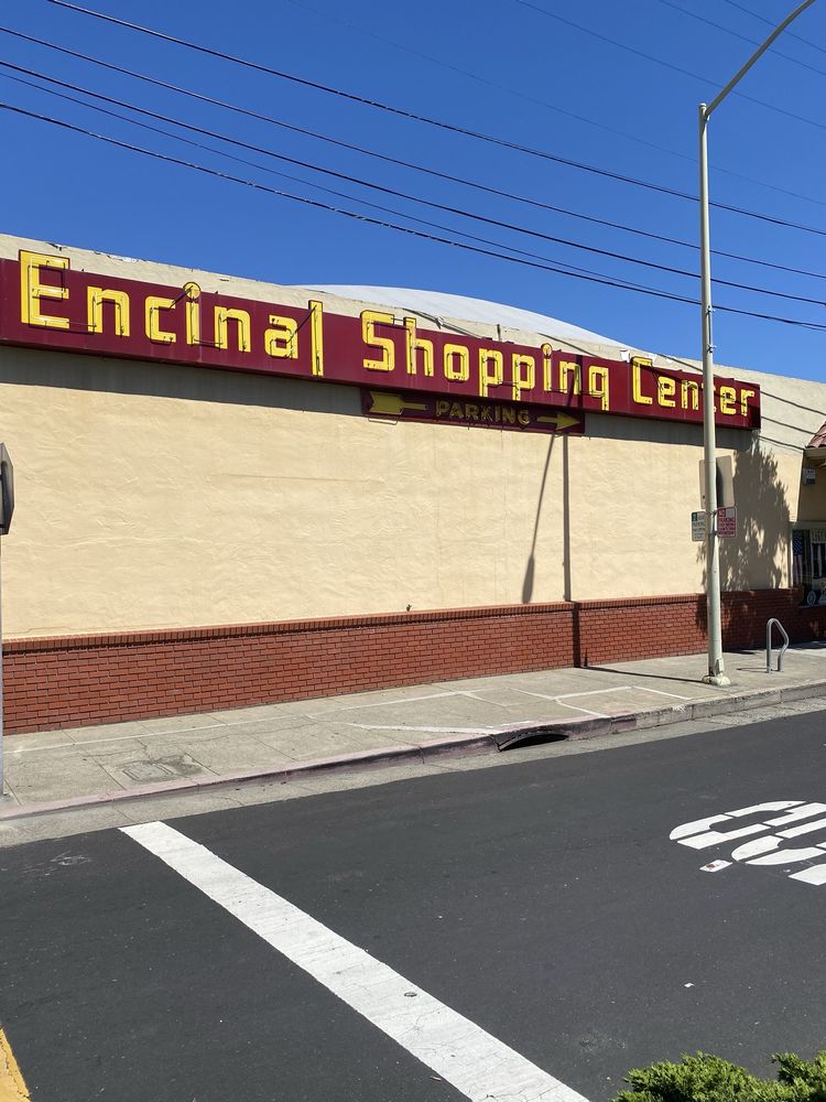 Encinal Shopping Center Logo