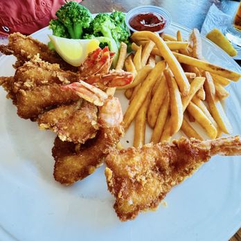 The Mucky Duck - Fried shrimp - Seafood Near Me - Captiva, Florida