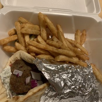 Black & White Grille - American Near Me - Spencer, Massachusetts