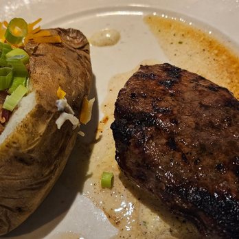 The Chop House - 10 oz sirloin, loaded baked potato (no extra charge to have loaded) - Steakhouses Near Me - Sevierville, Tennessee The Chop House - 10 oz sirloin, loaded baked potato (no extra charge to have loaded) - Steakhouses Near Me - Sevierville, Tennessee