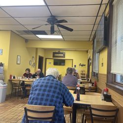 Bryant Café - Locals
