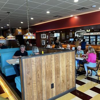 Cook's Burger Bar - Interior - Burgers Near Me - Williamsburg, Virginia