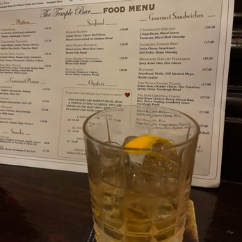 The Temple Bar - Old fashioned - Pubs Near Me - Dublin, D