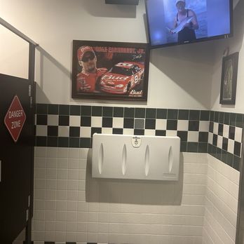 Quaker Steak & Lube - Clean bathroom - American Near Me - York, Pennsylvania