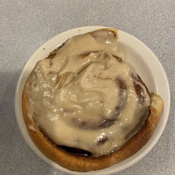 Bee Hive Restaurant - Giant cinnamon roll - Breakfast & Brunch Near Me - Montesano, Washington