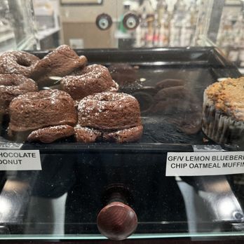 Di Tazza - Gluten free chocolate donut, gluten free vegan lemon blueberry chip oatmeal muffin - Italian Near Me - Vancouver, Washington Di Tazza - Gluten free chocolate donut, gluten free vegan lemon blueberry chip oatmeal muffin - Italian Near Me - Vancouver, Washington