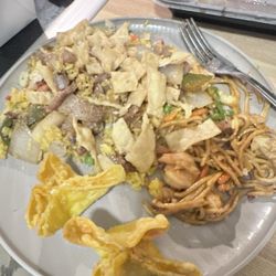 China House - Pepper steak w/onion & my husband shared some of his house special low mein which is delicious & crabmeat cheese wontons.