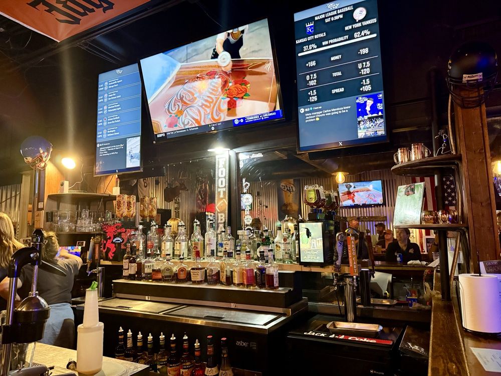 Pungo Sports Bar & Grill Logo