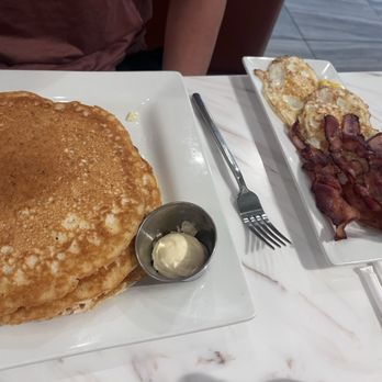 Keke's Breakfast Cafe - Pancakes with bacon and fried eggs - Breakfast & Brunch Near Me - Sunnyvale, California Keke's Breakfast Cafe - Pancakes with bacon and fried eggs - Breakfast & Brunch Near Me - Sunnyvale, California