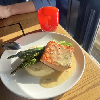 Ray's Boathouse - Grilled Salmon - New American Near Me - Seattle, Washington