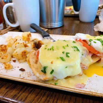 First Watch - Classic eggs Benedict - Breakfast & Brunch Near Me - Champions Gate, Florida