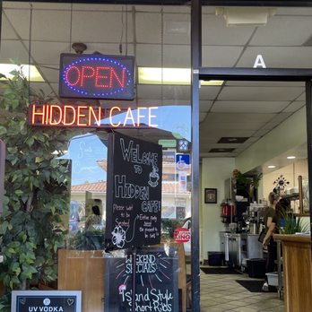 Hidden Cafe - Front entrance - New American Near Me - Camarillo, California