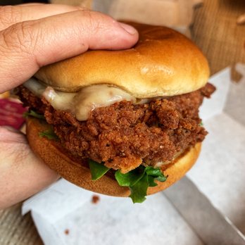 Chick-fil-A - Spicy Deluxe Chicken - Fast Food Near Me - Toronto, Ontario