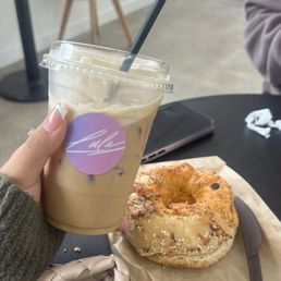 Iced vanilla latte with cinnamon Iced vanilla latte with cinnamon