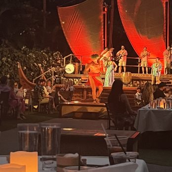 KA WA'A - A LŪ'AU - Dancers no bad seats - Hawaiian Near Me - Kapolei, Hawaii