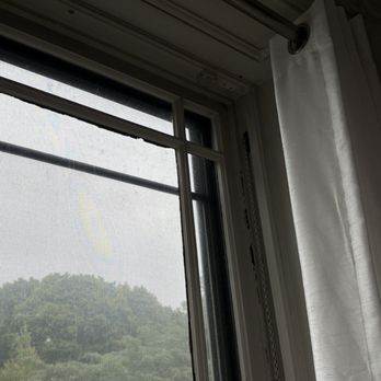 Washington Park Inn - Missing blinds - Hotels Near Me - Albany, New York Washington Park Inn - Missing blinds - Hotels Near Me - Albany, New York