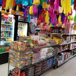 Mayali's Party Supply - Dulces y juguetes..
Candy and toys..