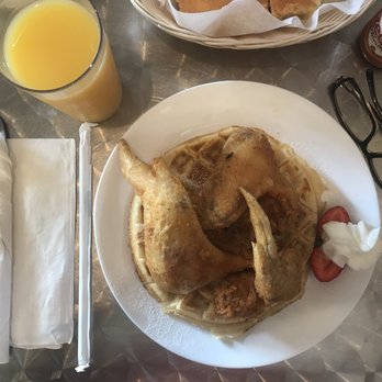 Vonda's Kitchen - Chicken and waffles with orange juice - Soul Food Near Me - Newark, New Jersey Vonda's Kitchen - Chicken and waffles with orange juice - Soul Food Near Me - Newark, New Jersey
