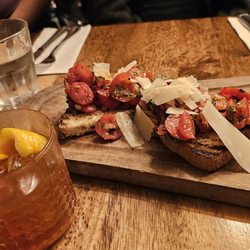 The Kings Head - Bruchetta and the Executioner's Old Fashioned