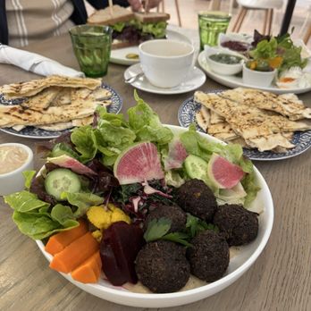 The Daisy Restaurant - Falafel plate - Farmers Market Near Me - Santa Barbara, California