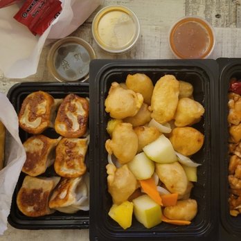 Uptown China Restaurant - Vegetable Spring Rolls, Pot Stickers, Sweet & Sour Pork, and Kung Pao Chicken. - Chinese Near Me - Seattle, Washington Uptown China Restaurant - Vegetable Spring Rolls, Pot Stickers, Sweet & Sour Pork, and Kung Pao Chicken. - Chinese Near Me - Seattle, Washington