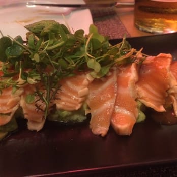 La Cocotte - Tataky de salmón - Asian Fusion Near Me - Málaga, Massachusetts