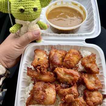 Sumo Ramen & Curry - mochiko chicken and curry with white rice - Ramen Near Me - Honolulu, Hawaii Sumo Ramen & Curry - mochiko chicken and curry with white rice - Ramen Near Me - Honolulu, Hawaii