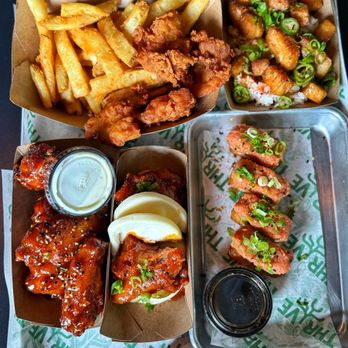 Halls On 5th - Thrive feast - Bars Near Me - Apopka, Florida