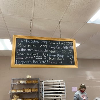 Hogan's Baking - a woman working in a bakery - Bakeries Near Me - Columbiana, Ohio Hogan's Baking - a woman working in a bakery - Bakeries Near Me - Columbiana, Ohio