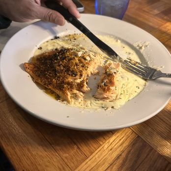 Carlo's Restaurant - Salmon and asparagus - Italian Near Me - Yonkers, New York