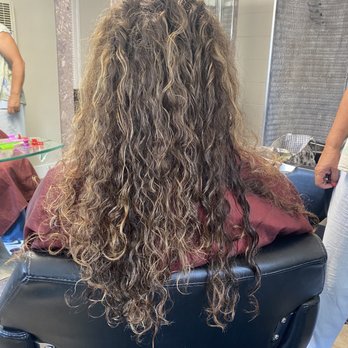 California Styles Salon - This was the hair before the cut but after being washed and treated. Already looks 100 times better than what we walked in with! - Hair Salons Near Me - Thousand Oaks, California California Styles Salon - This was the hair before the cut but after being washed and treated. Already looks 100 times better than what we walked in with! - Hair Salons Near Me - Thousand Oaks, California