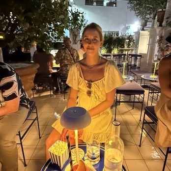 Franco's Bar - Patio vibes but with ceramics and lemon trees - Cafes Near Me - Positano, SA Franco's Bar - Patio vibes but with ceramics and lemon trees - Cafes Near Me - Positano, SA