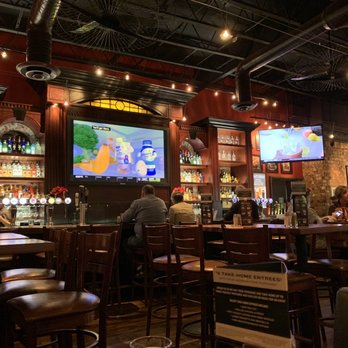 BJ's Restaurant & Brewhouse - The bar - Breweries Near Me - Phoenix, Arizona BJ's Restaurant & Brewhouse - The bar - Breweries Near Me - Phoenix, Arizona