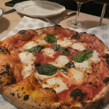 Leuca - Margarita pizza - Italian Near Me - Brooklyn, New York