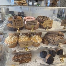 Lots of super delicious choices here. Lots of super delicious choices here.