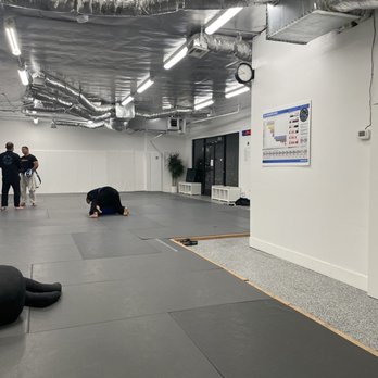 Like Water Jiu Jitsu - Training area - Brazilian Jiu-jitsu Near Me - Los Angeles, California Like Water Jiu Jitsu - Training area - Brazilian Jiu-jitsu Near Me - Los Angeles, California