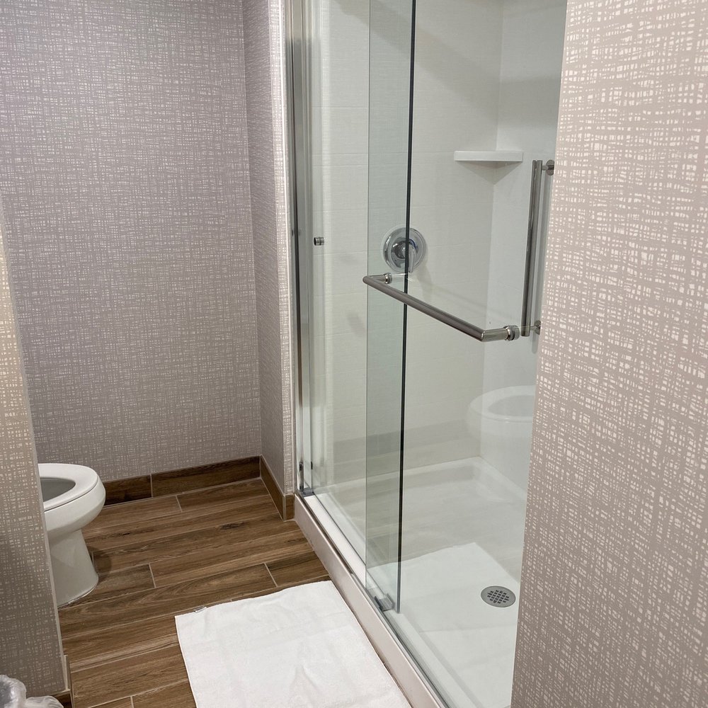 Hampton Inn & Suites Indio - Shower - Hotels Near Me - Indio, California Hampton Inn & Suites Indio - Shower - Hotels Near Me - Indio, California