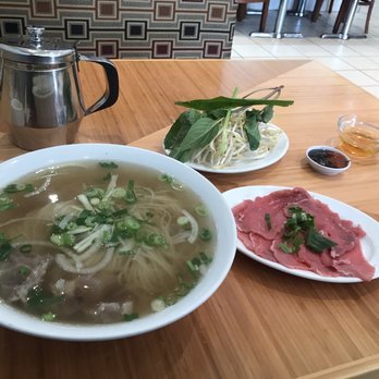 Pho 99 - Large pho with rare beef (on the side) and tendon. - Vietnamese Near Me - Mississauga, Ontario