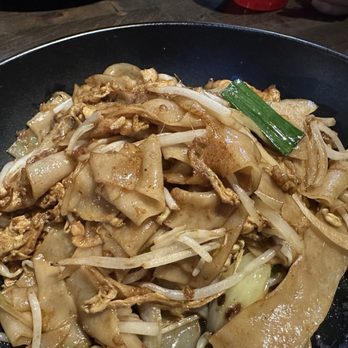 Jaya Asian Grill - 6. Char Kway Teow (Chicken) - Asian Fusion Near Me - Denver, Colorado Jaya Asian Grill - 6. Char Kway Teow (Chicken) - Asian Fusion Near Me - Denver, Colorado