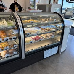 Dee’s Donuts & Pastry