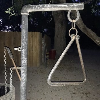 Tanque Verde Guest Ranch - Dinner bell at Cottonwood - Hotels Near Me - Tucson, Arizona